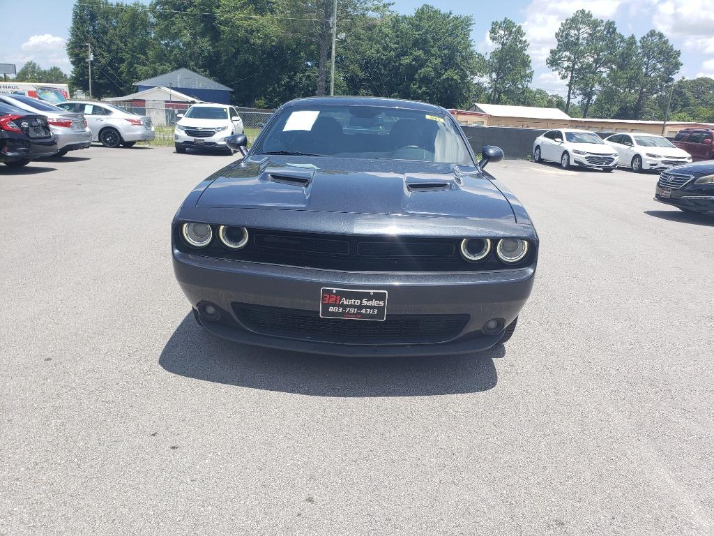 2019 Dodge Challenger SXT's photo