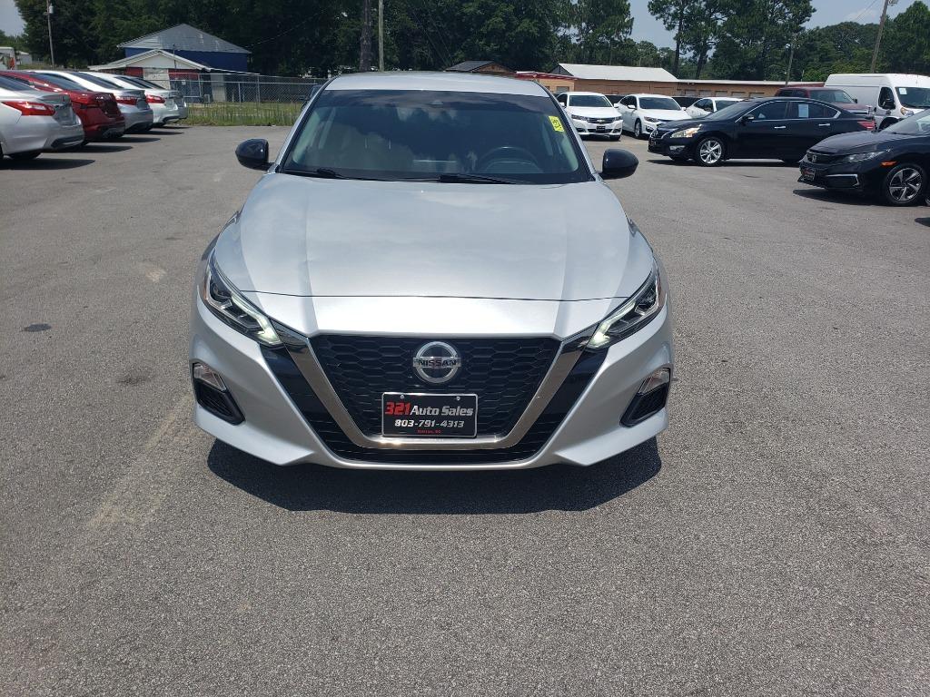 2021 Nissan Altima SR's photo